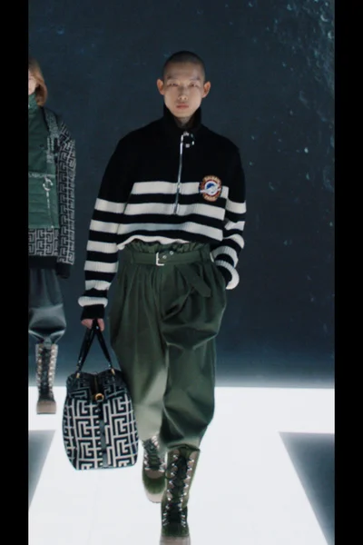 Look 15